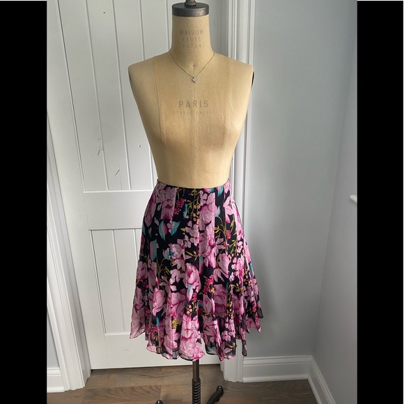 I.C.E. Dresses & Skirts - I.C.E. women’s skirt size 6